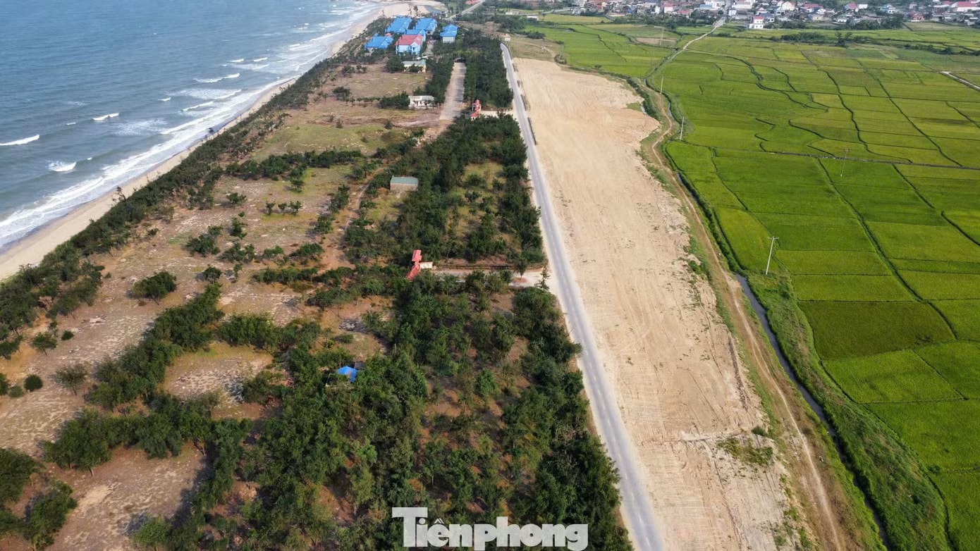 Vụ 'ôm đất vàng', dân thiếu lối ra biển: Hà Tĩnh vào cuộc rà soát - Ảnh 1.