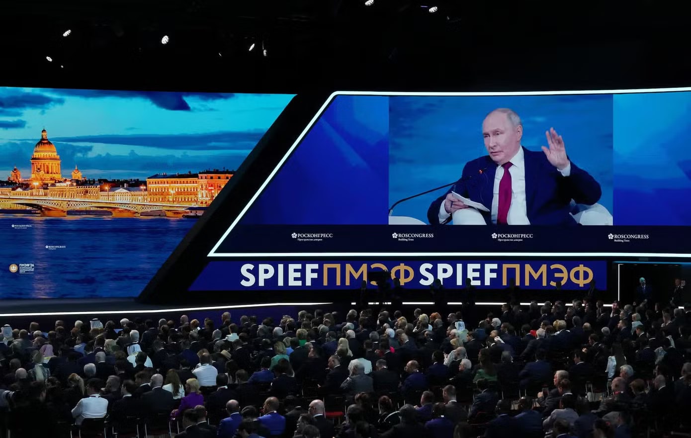 Tổng thống Nga Putin nói ‘chưa có lý do gì để gặp Tổng thống Ukraine Zelensky’ - Ảnh 4.