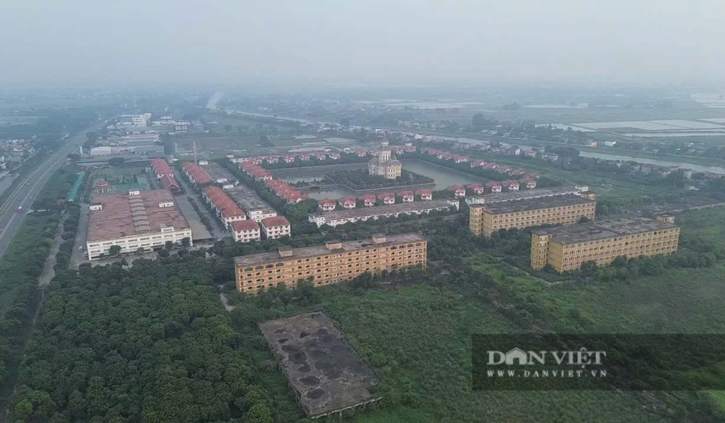 Cảnh hoang vắng tại ngôi trường đại học hơn 10ha sau 1 năm bị Bộ Giáo dục đình chỉ hoạt động- Ảnh 2. Cảnh hoang vắng tại ngôi trường đại học hơn 10ha sau 1 năm bị Bộ Giáo dục đình chỉ hoạt động- Ảnh 2.