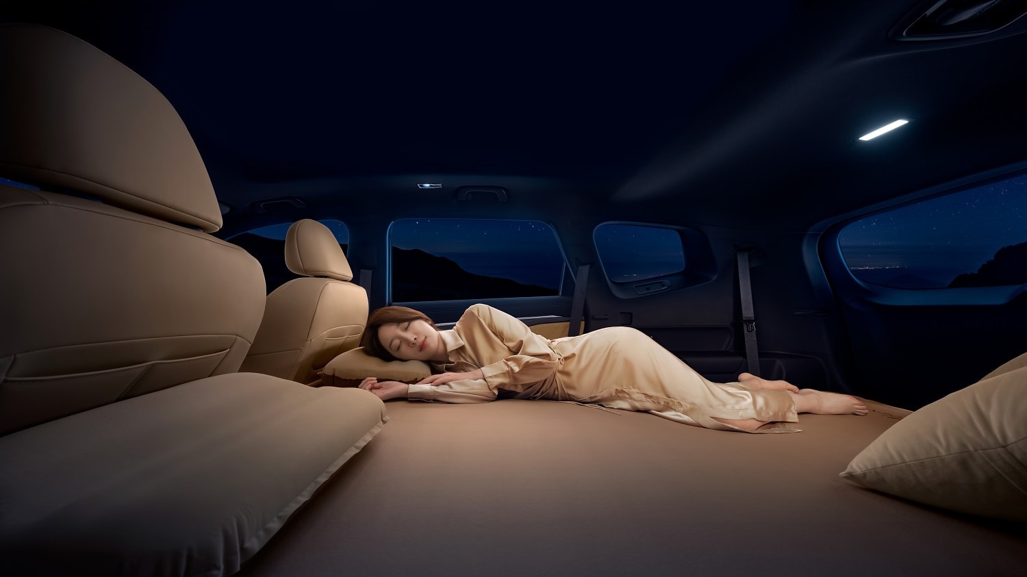 SUV cỡ D giá có từ 739 triệu đồng: Geely Okavango lấy gì để đấu Santa Fe và Everest? - Ảnh 4.