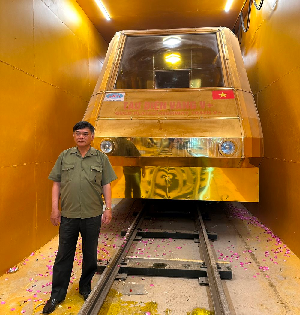 Một doanh nghiệp Việt làm tàu điện dát vàng, tham vọng xây metro 39km trong 12 tháng