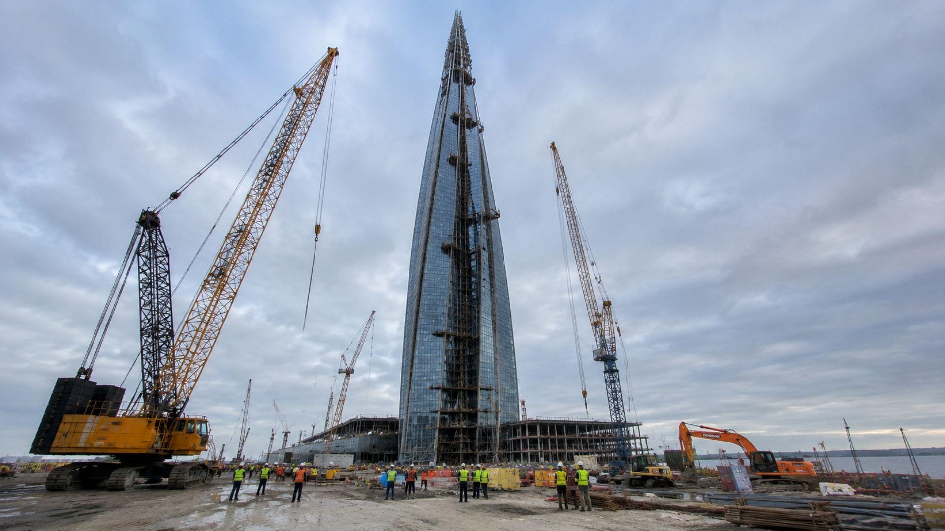 standing-at-462-meters-tall-the-tallest-tower-in-e_1780781635.jpeg