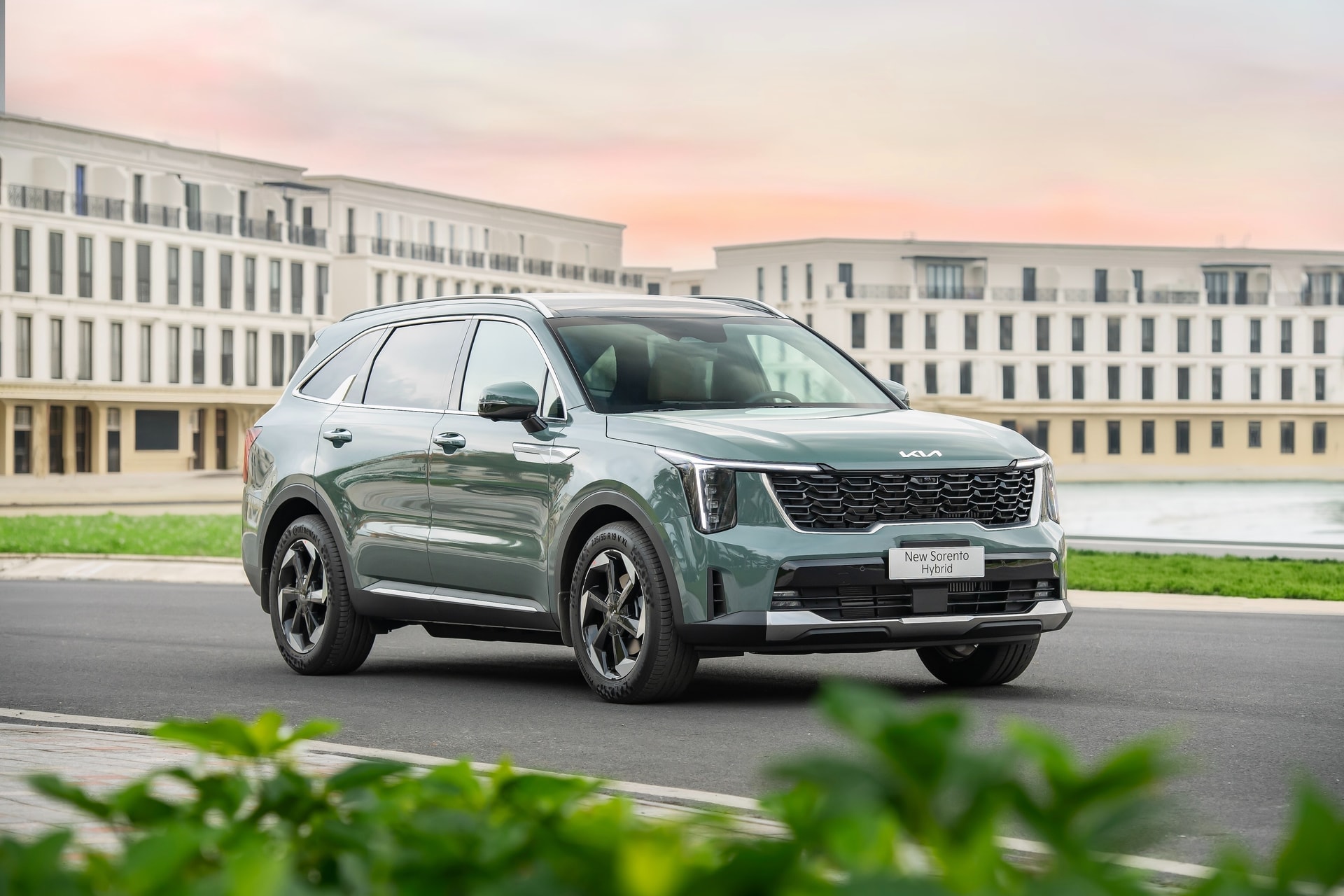 sorento-hybrid-1.jpg