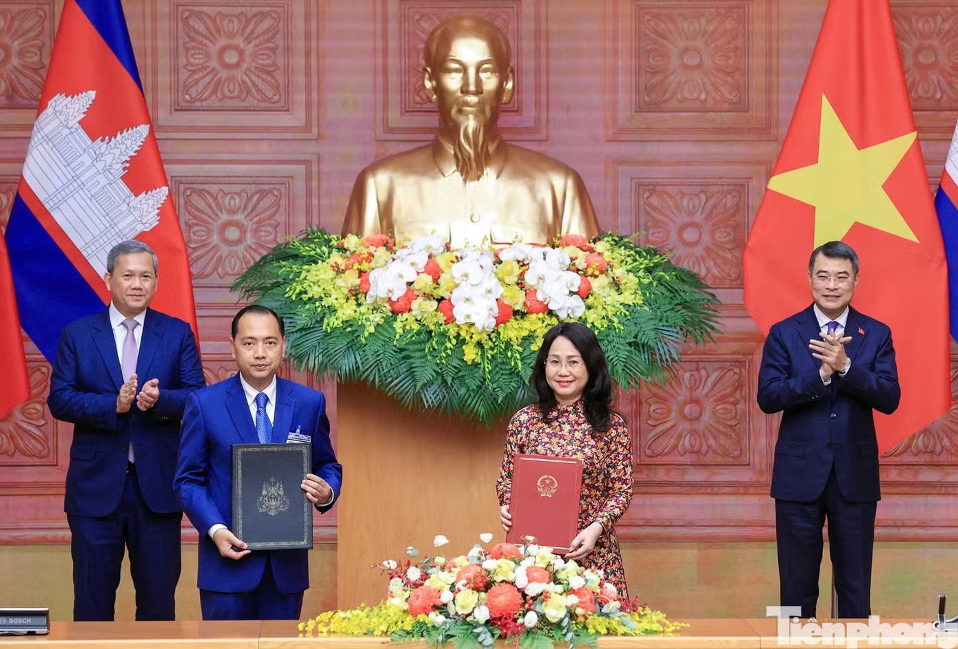 Việt Nam – Campuchia thúc đẩy kết nối hạ tầng, nghiên cứu lập đặc khu kinh tế - Ảnh 2.