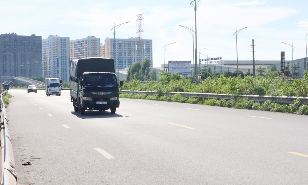 Một đoạn tuyến cao tốc Hà Nội - Lạng Sơn qua tỉnh Bắc Ninh. Nguồn ảnh: Báo Bắc Ninh Một đoạn tuyến cao tốc Hà Nội - Lạng Sơn qua tỉnh Bắc Ninh. Nguồn ảnh: Báo Bắc Ninh