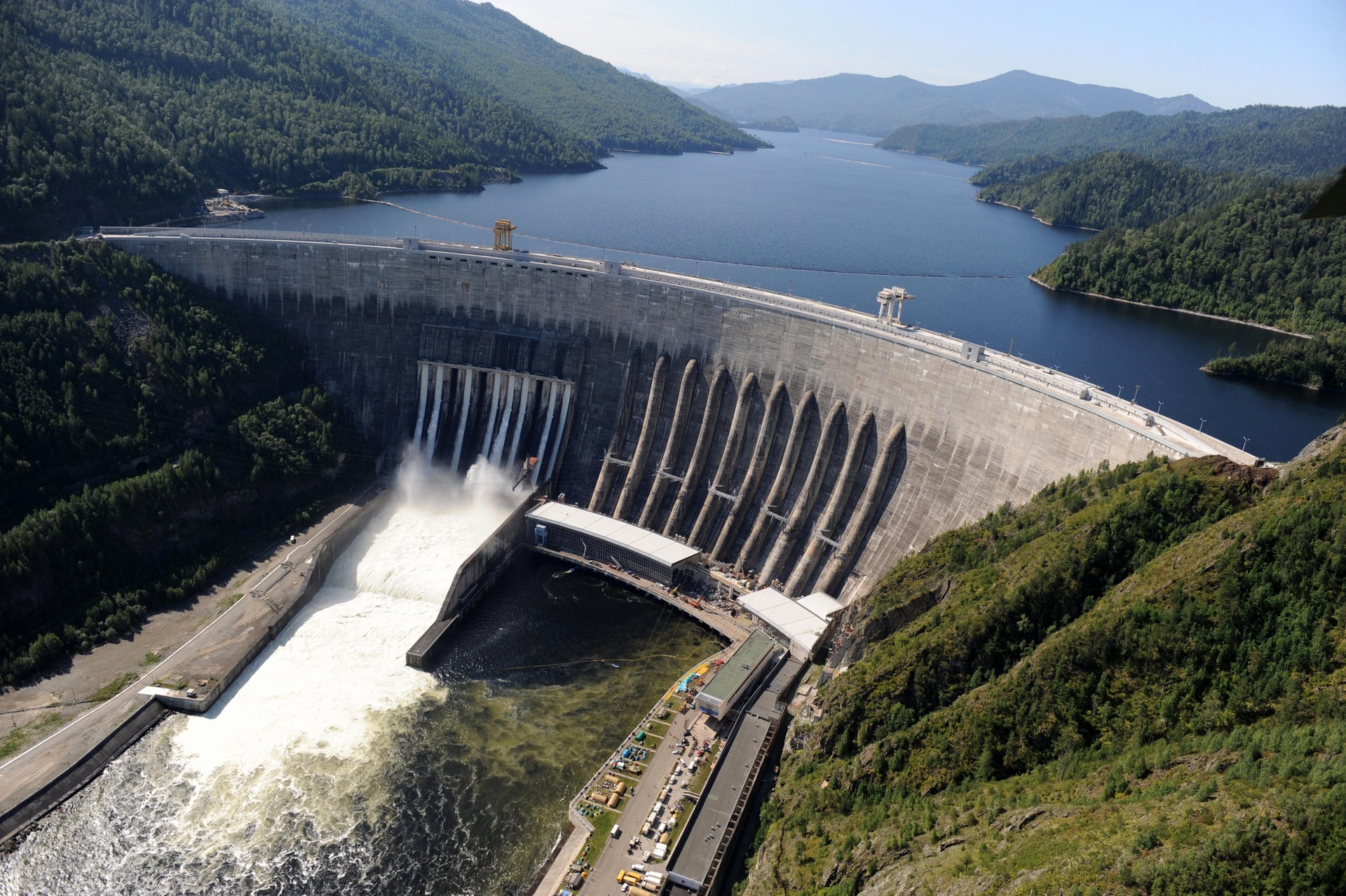 2009_incident_on_sayan_power_station_04_1780778430.jpg