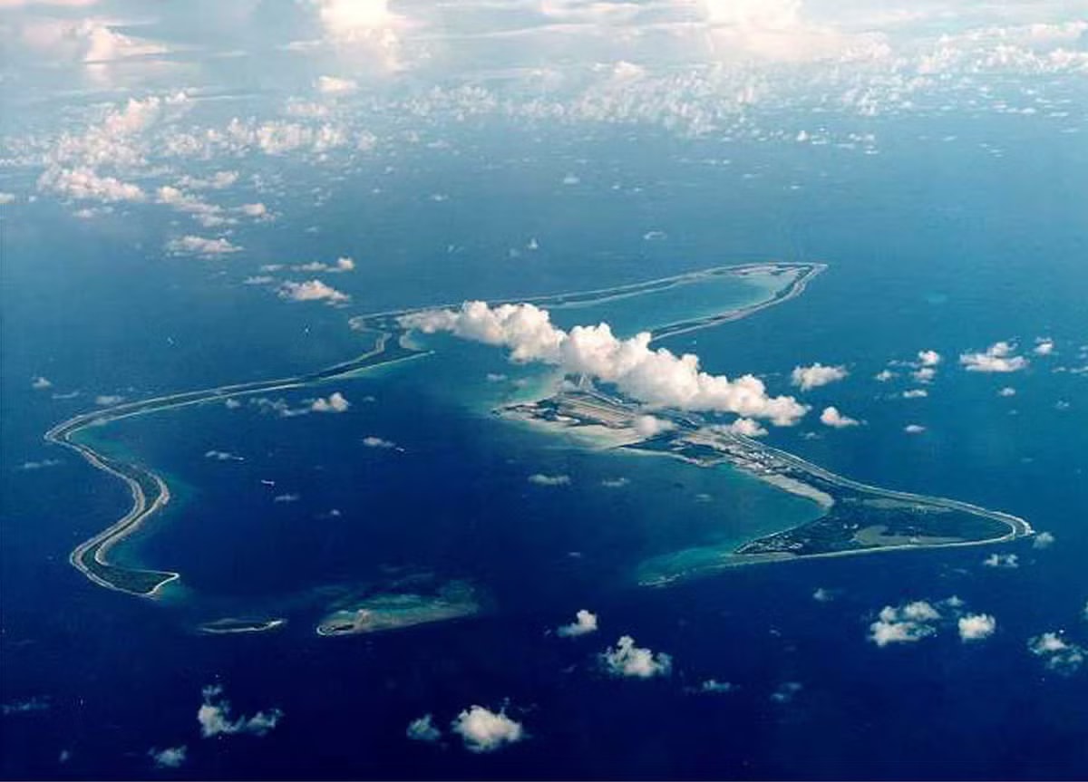 Đảo Diego Garcia lớn nhất trong quần đảo Chagos, là nơi đặt căn cứ quân sự chung Mỹ - Anh. (Ảnh: Reuters) Rộ tin Mỹ muốn mua lại quần đảo chiến lược ở Ấn Độ Dương - Ảnh 1.
