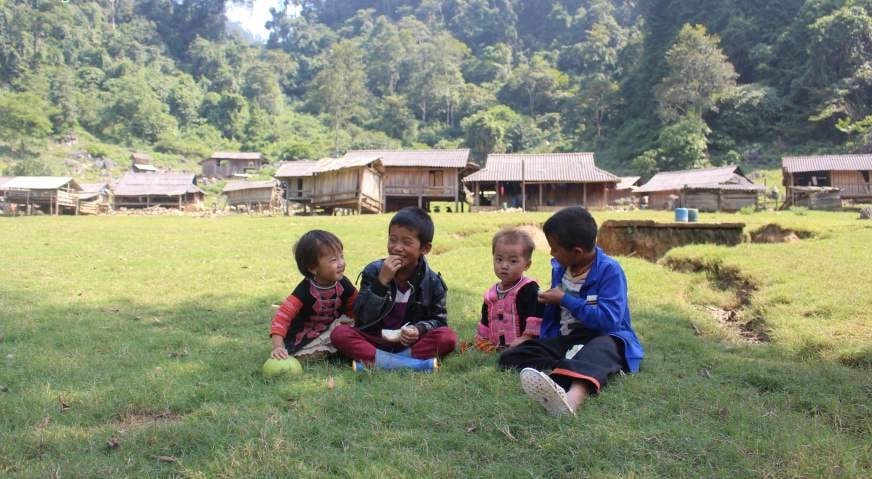 bat-gap-ngoi-lang-hang-tau-moc-chau-lang-nguyen-thuy-binh-yen-gian-di-10-1645721874(1).jpg