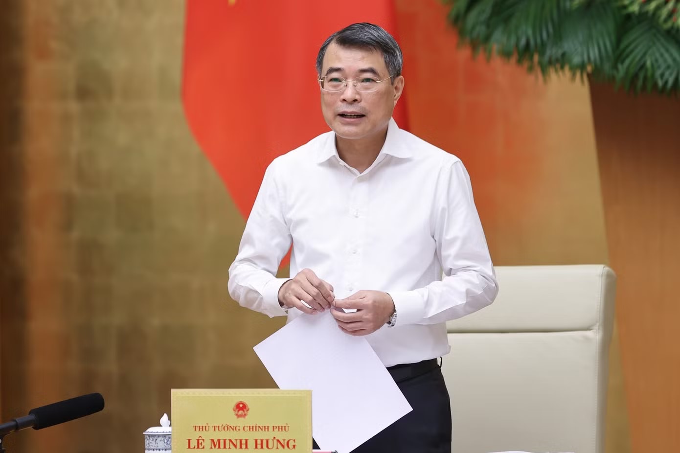 Thủ tướng Lê Minh Hưng chủ trì phiên họp Chính phủ thường kỳ tháng 5. Ảnh: VGP. Đẩy nhanh tiến độ dự án đường sắt tốc độ cao trục Bắc- Nam - Ảnh 1.