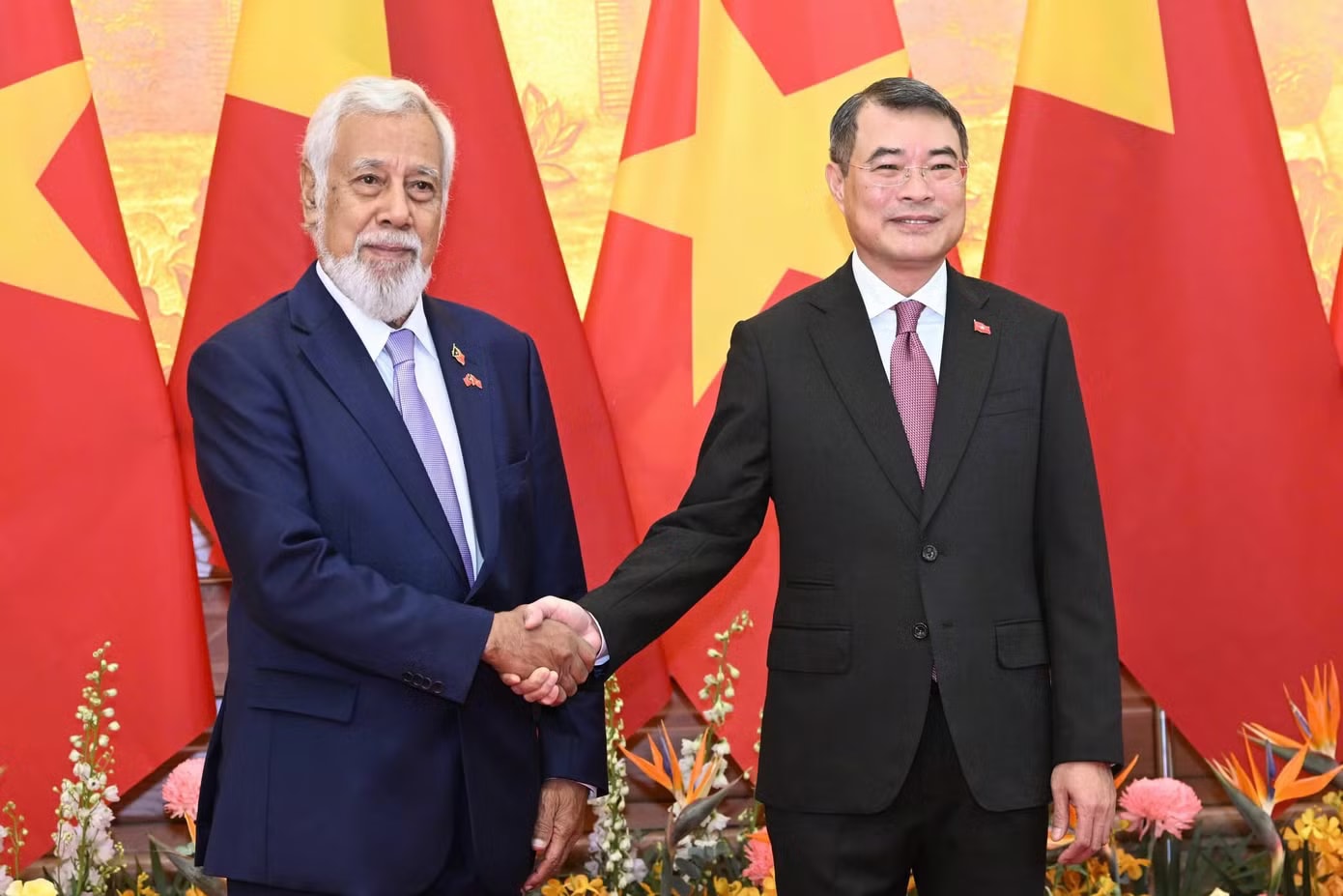 Hai Thủ tướng chụp ảnh chung trước khi hội đàm. Ảnh: Như Ý Thủ tướng Lê Minh Hưng chủ trì lễ đón chính thức Thủ tướng Timor Leste - Ảnh 3.
