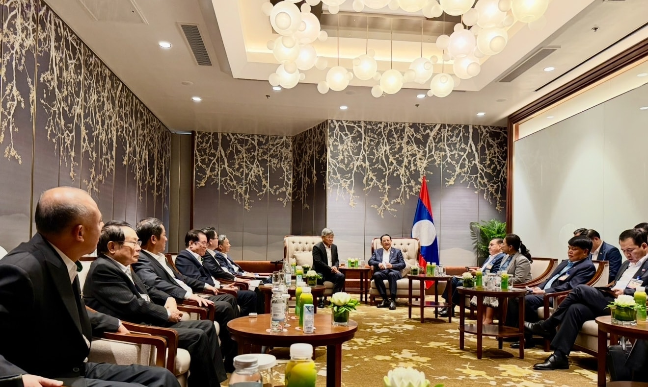 lanh-dao-vrg-dien-kien-thu-tuong-chinh-phu-lao-sonexay-siphandone-khang-dinh-cam-ket-dau-tu-lau-dai-hieu-qua-tai-lao20260609112653.jpg