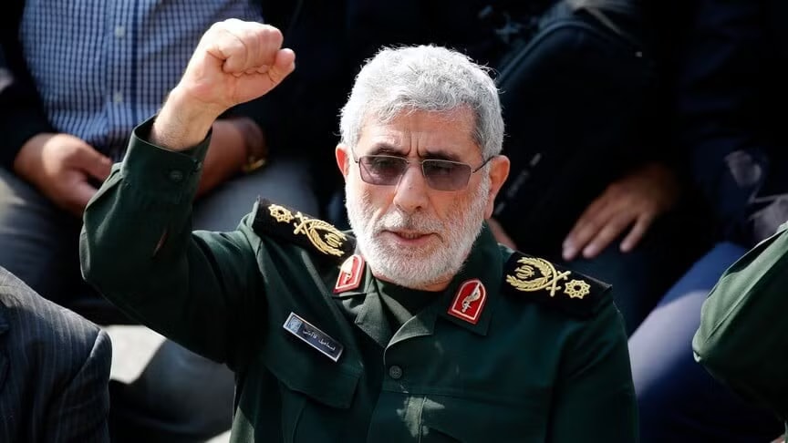 Tư lệnh Lực lượng Quds, Chuẩn tướng Esmail Qaani. Iran tuyên bố mở rộng 'vành đai an ninh' từ eo biển Hormuz đến Bab el-Mandab - Ảnh 1.