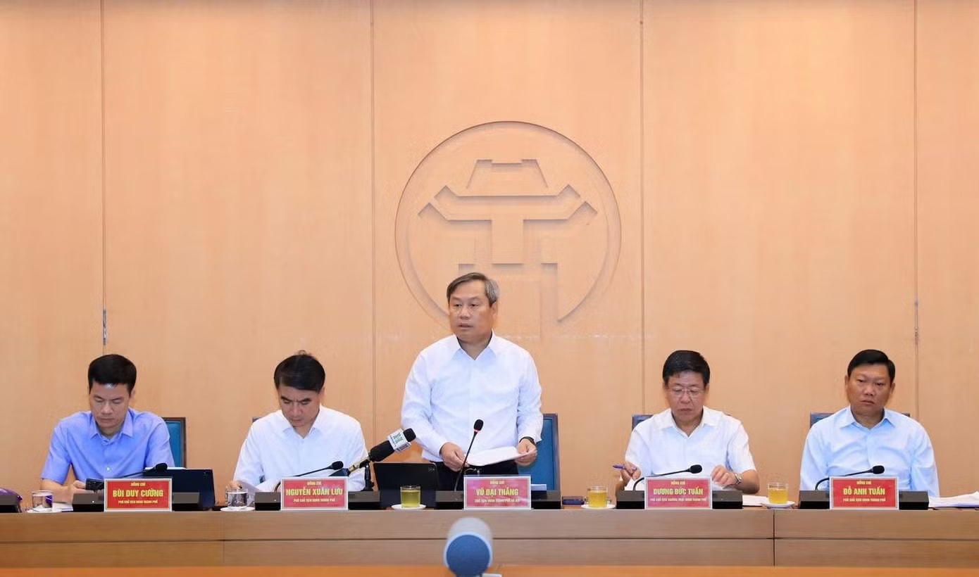 Chủ tịch UBND thành phố Hà Nội Vũ Đại Thắng chủ trì phiên họp tập thể UBND thành phố thường kỳ tháng 6 năm 2026 (phiên thứ 2) Hà Nội xem xét nghị quyết quy định việc sử dụng bãi sông để xây dựng mới công trình - Ảnh 1.