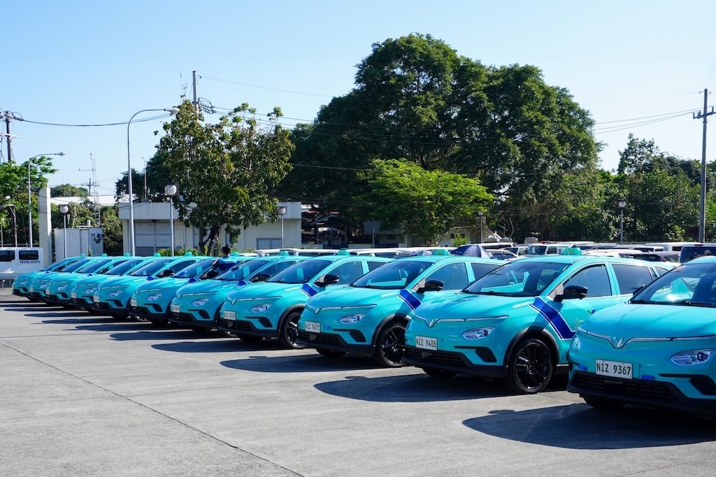 Một doanh nghiệp vận tải quyết tâm đặt mua 2.000 xe điện VinFast, tuyên bố đây là ‘xu hướng phát triển tất yếu’ Một doanh nghiệp vận tải quyết tâm đặt mua 2.000 xe điện VinFast, tuyên bố đây là ‘xu hướng phát triển tất yếu’