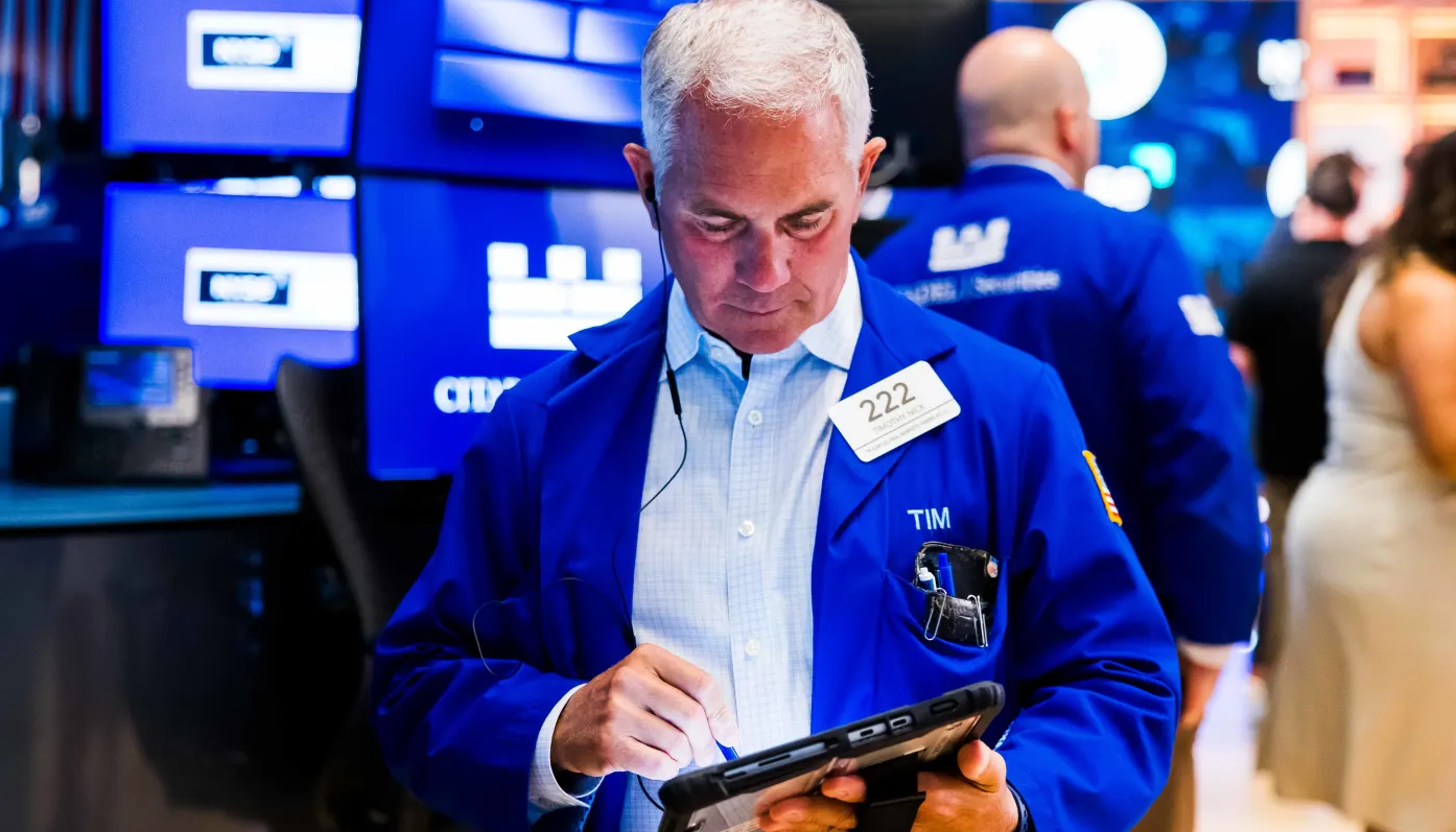 Đà phục hồi của cổ phiếu chip suy yếu, S&P 500 và Nasdaq quay đầu giảm điểm - Ảnh 2.