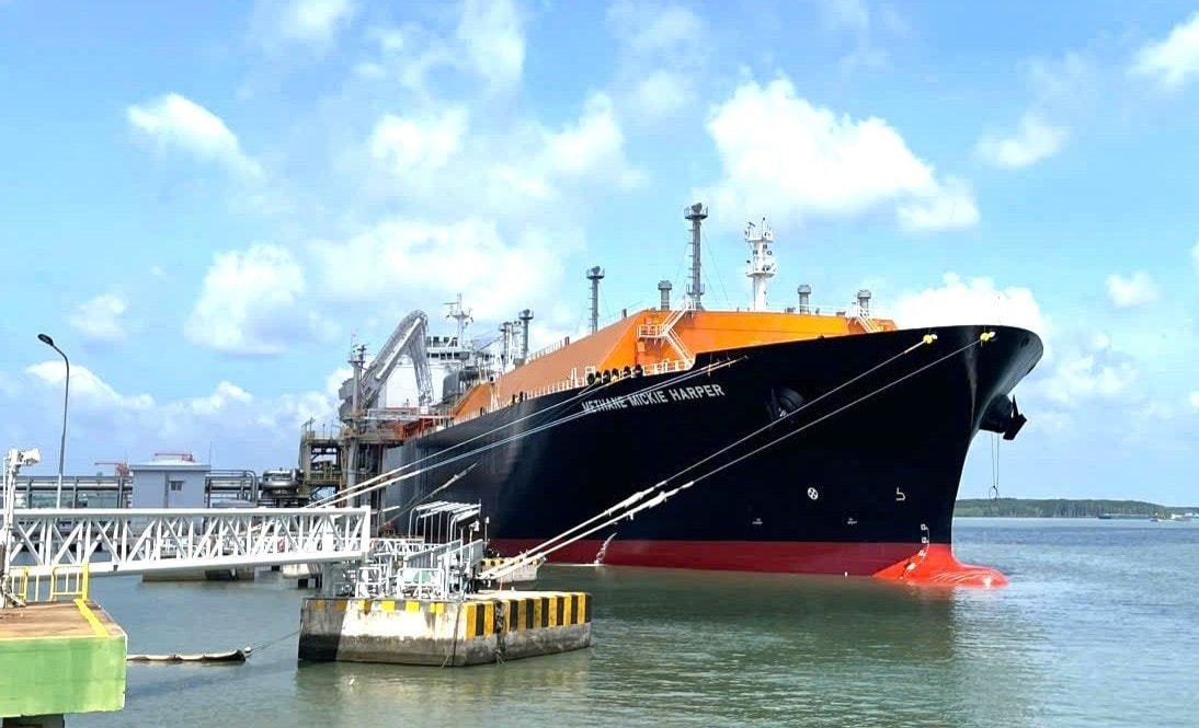 Ông lớn dầu khí Việt Nam gấp rút nhập 73.000 tấn nhiên liệu về nước, giữ ổn định nguồn điện mùa cao điểm