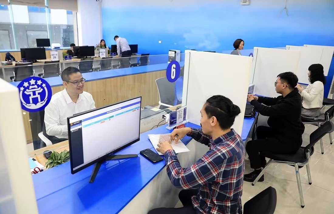 Ảnh minh họa. Bộ Chính trị quyết định phân bổ hơn 1,8 triệu biên chế - Ảnh 1.