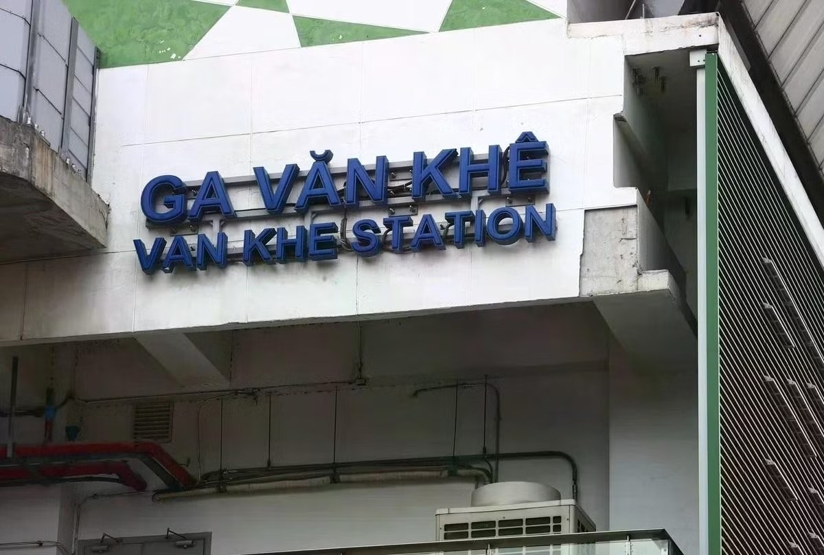 vua-nha-ga-van-khe-roi-trung-xe-buyt-1.jpg