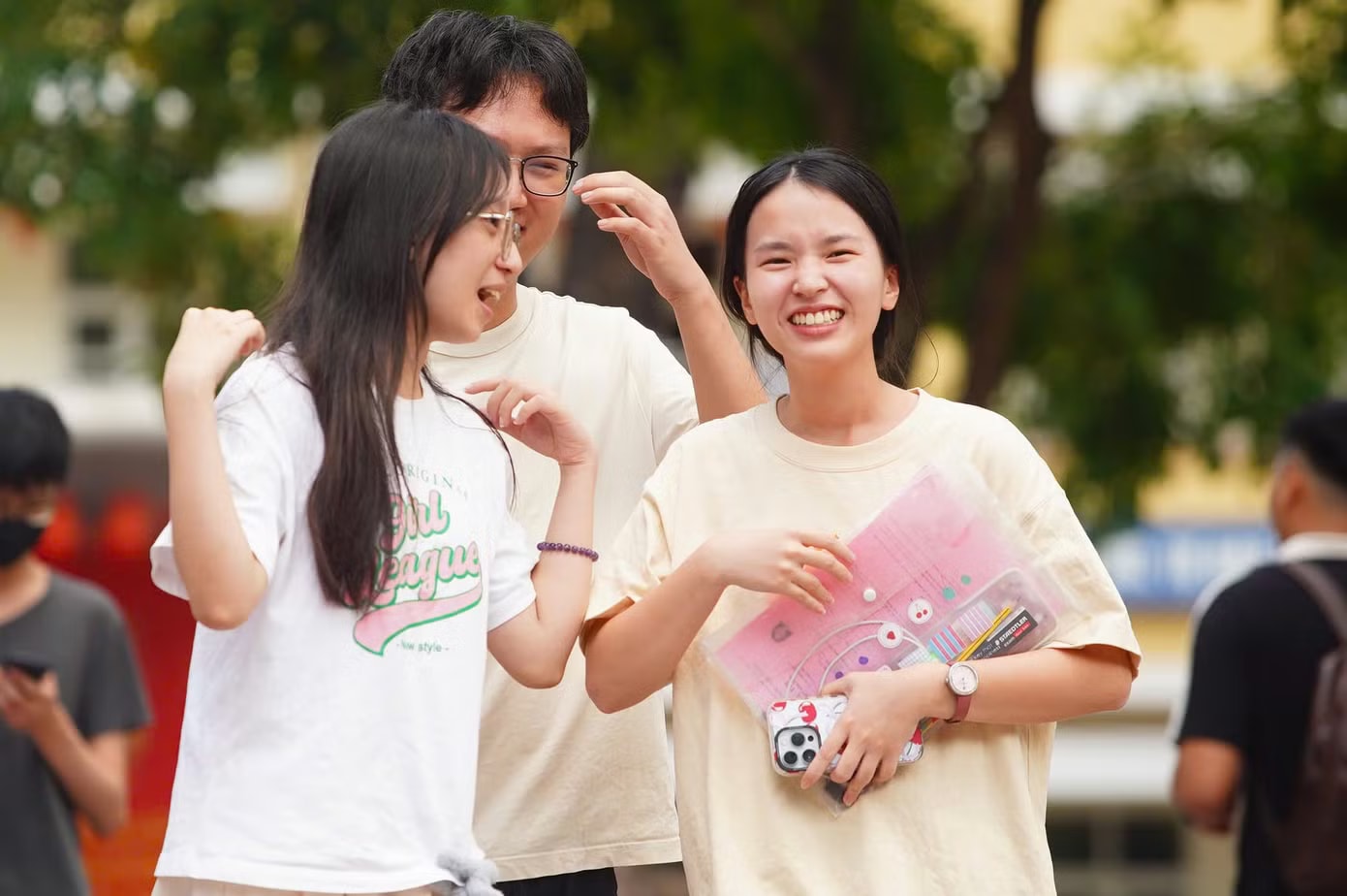 Chi tiết đề thi Ngữ văn, cập nhật giải đề sớm nhất - Ảnh 3.