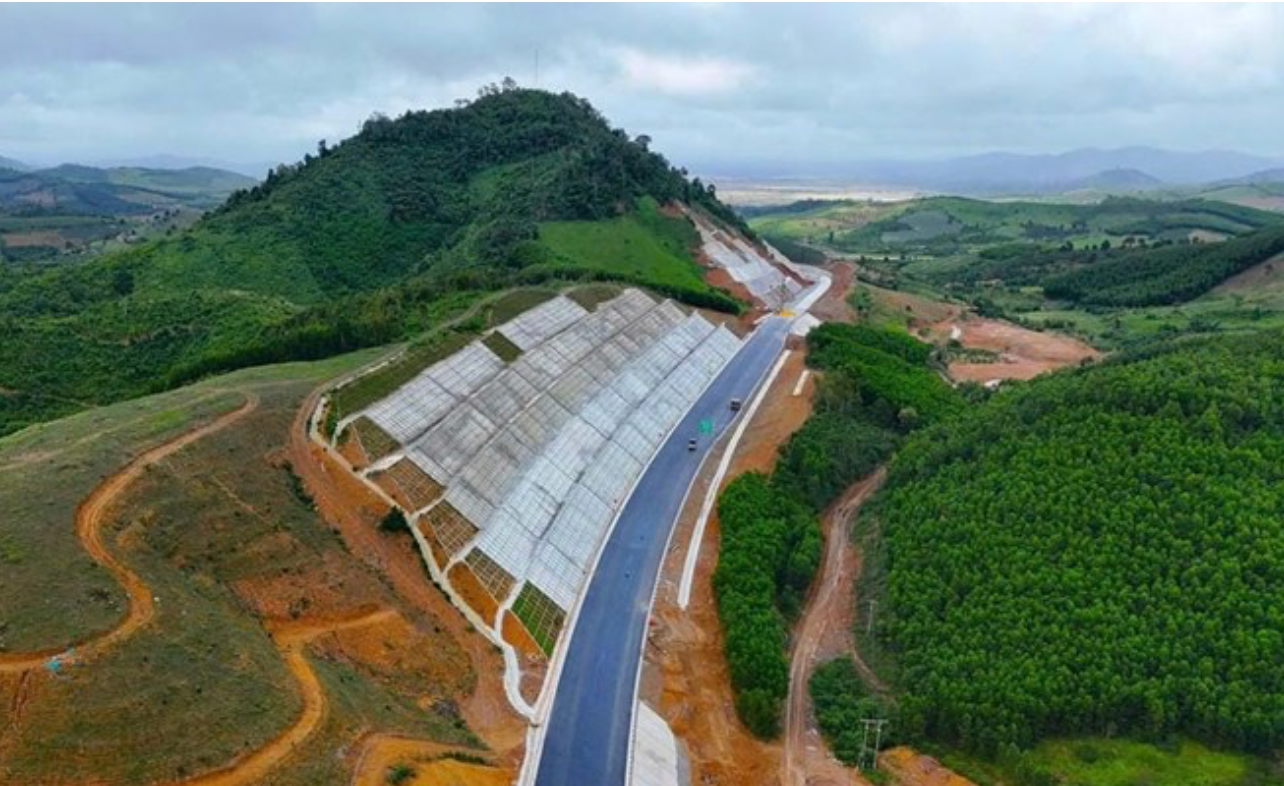 Cao tốc nối ‘rừng - biển’ đầu tiên của Việt Nam đón tin vui lớn- Ảnh 1. Cao tốc nối ‘rừng - biển’ đầu tiên của Việt Nam đón tin vui lớn- Ảnh 1.