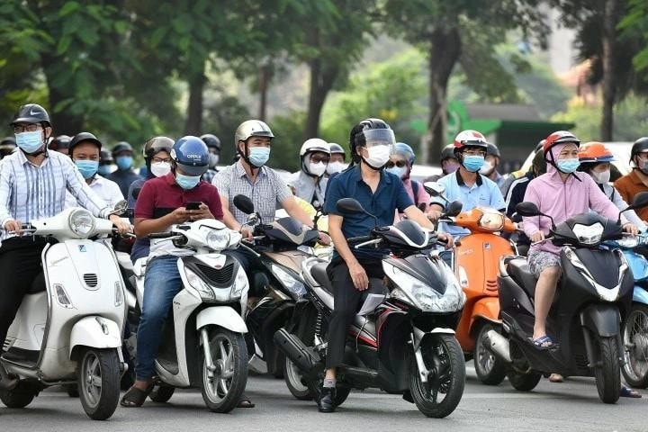 Chủ tịch Hà Nội giải thích lý do ‘thu hẹp’ đối tượng được hỗ trợ chuyển đổi sang xe điện Chủ tịch Hà Nội giải thích lý do ‘thu hẹp’ đối tượng được hỗ trợ chuyển đổi sang xe điện