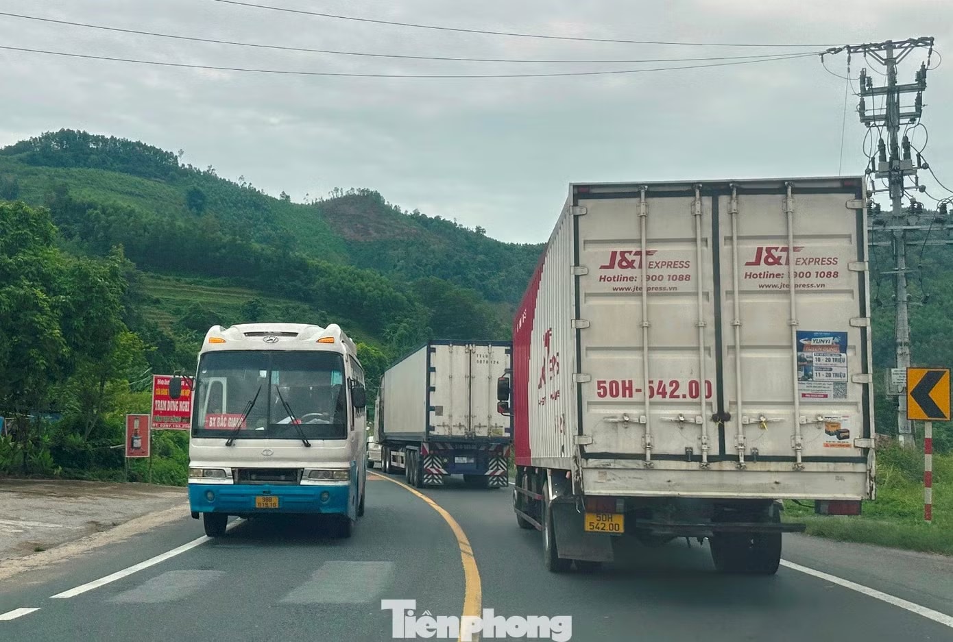 Nghịch lý: Cao tốc Bắc Giang - Lạng Sơn vắng tanh, xe chạy QL1A đông nghịt - Ảnh 8.