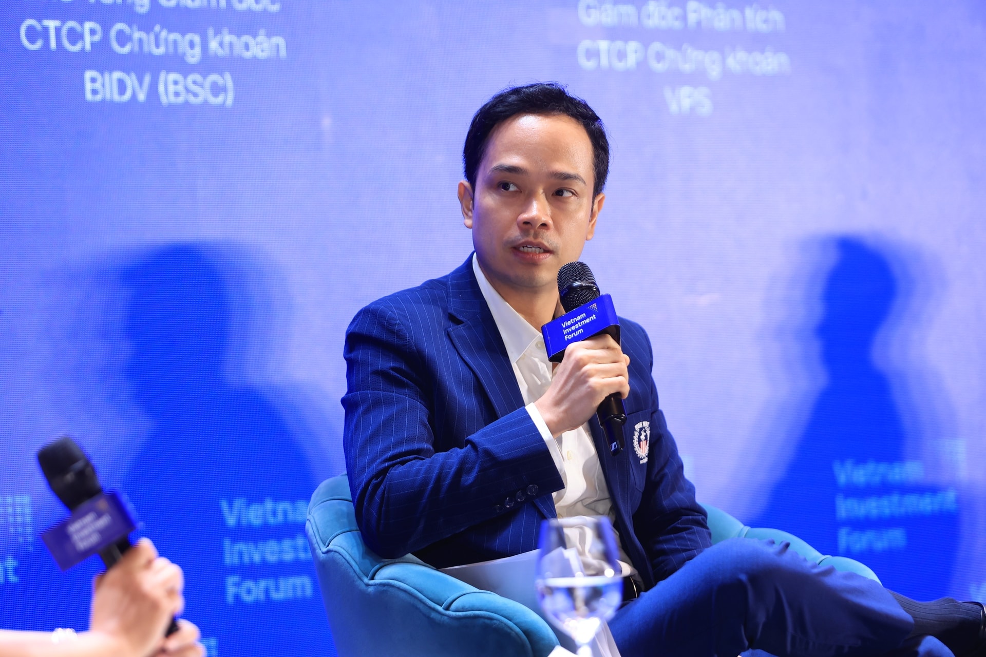 Bản sao của TETT1815