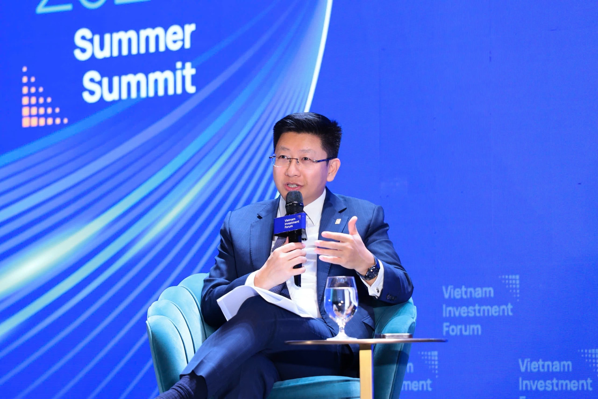 Mỹ sắp giáng đòn thuế mới xuống Việt Nam: CEO SHS chỉ ra tác động trực diện tới doanh nghiệp