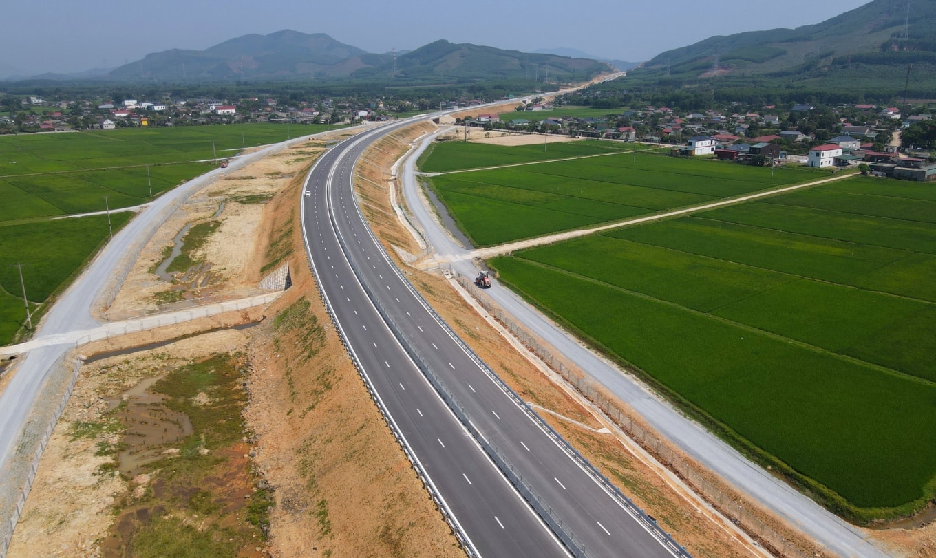Một doanh nghiệp vừa bị 'trùm' đầu tư đường bộ cao tốc tại Việt Nam cấm thầu 3 năm