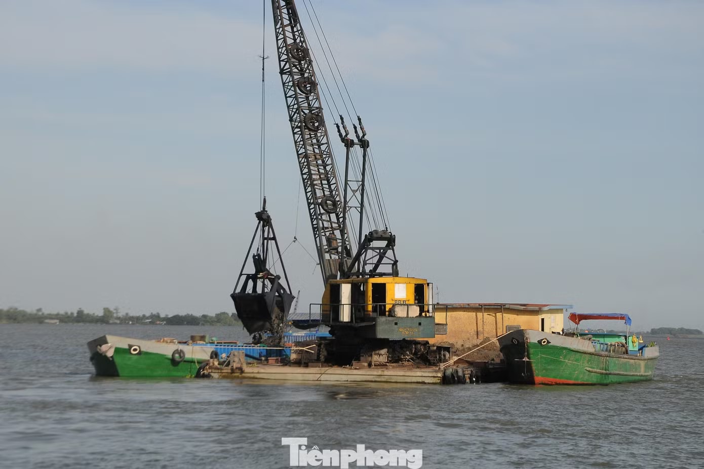 Cần Thơ yêu cầu xử lý nghiêm, dứt điểm các hành vi khai thác khoáng sản trái phép. Ảnh minh họa Xử lý trường hợp bao che, làm ngơ cho khai thác khoáng sản trái phép - Ảnh 1.