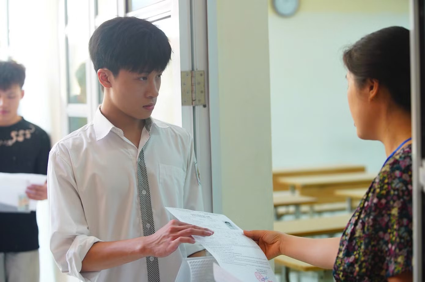 Trưa nay, thí sinh hoàn thành bài thi các môn tự chọn, kết thúc Kỳ thi Tốt nghiệp THPT 2026 (Ảnh: Duy Phạm) Đề thi tốt nghiệp môn Tin học, cập nhật đáp án các mã đề - Ảnh 10.