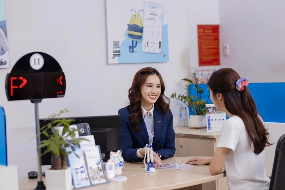 Chọn ngân hàng vay vốn: Đừng chỉ nhìn vào con số lãi suất ‘thấp nhất’ - Ảnh 1.
