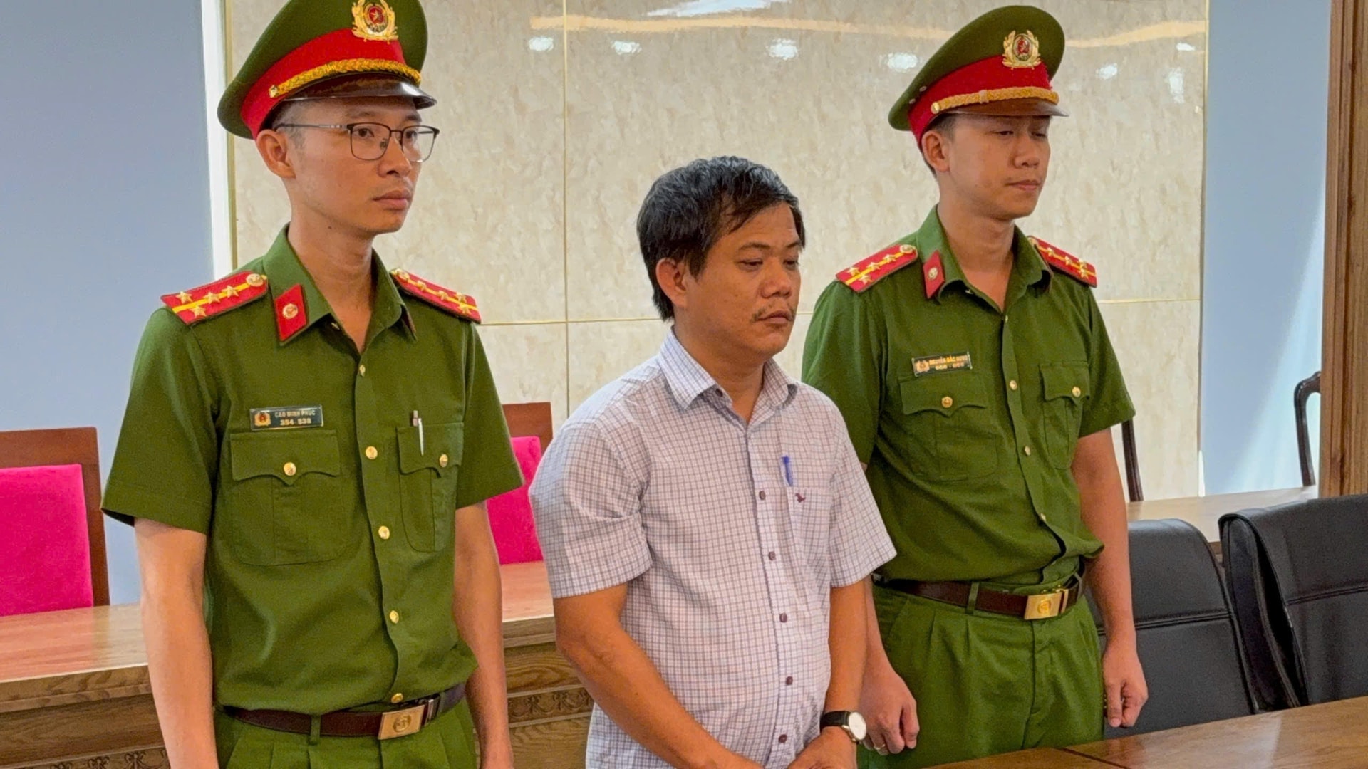 cdn.daidoanket.vn-w3840-uploaded-images-2026-06-13-_b89b3cbd-b397-4f1d-9e48-9ce6b28b361d.jpg