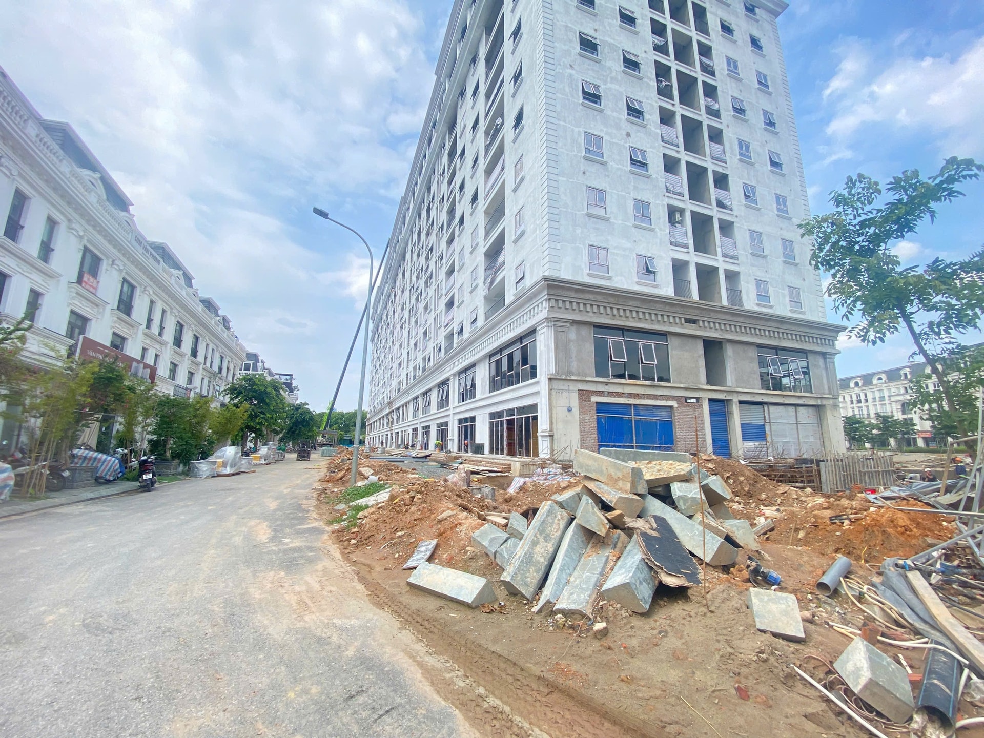 Cập nhật tiến độ dự án chung cư 12 tầng trên ‘đất vàng’ Hà Nội do FLC đầu tư - Ảnh 3.