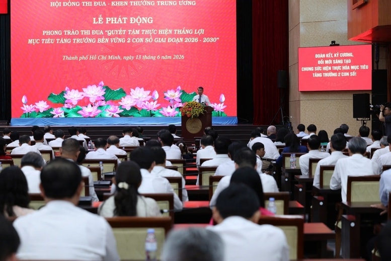 Thủ tướng triệu tập họp khẩn với loạt 'đại bàng' Vingroup, THACO, Sungroup, Masterise... - Ảnh 1.