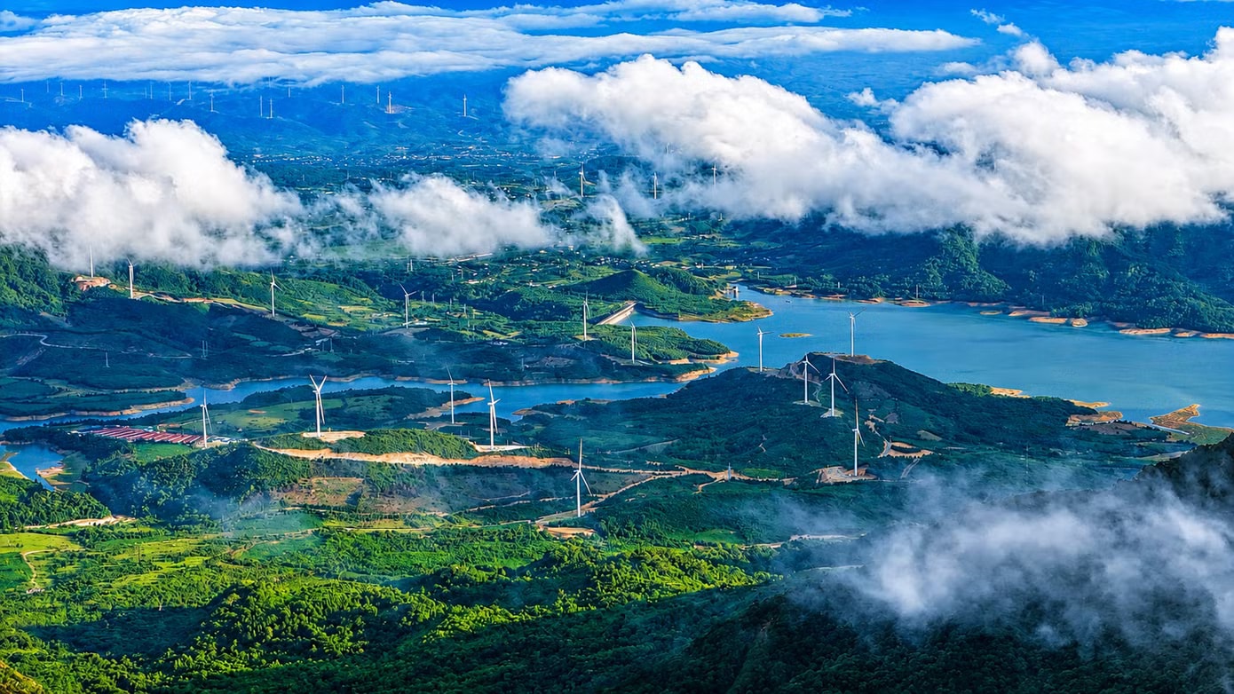 Quảng Trị đang phấn đấu trở thành trung tâm năng lượng xanh khu vực miền Trung. Thanh tra phát hiện loạt sai phạm tại 14 dự án điện gió - Ảnh 1.