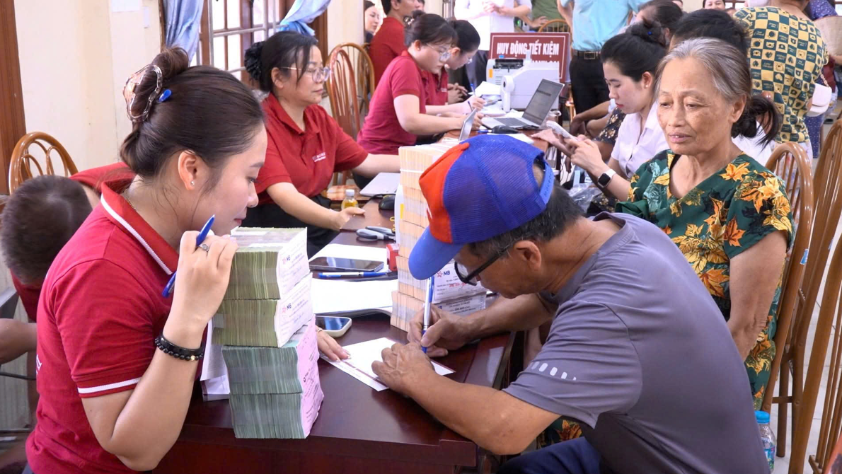 Hơn 2.000 hộ dân nhận gần 3.000 tỷ tiền bồi thường GPMB đại đô thị 925.000 tỷ của Vingroup - Ảnh 1.