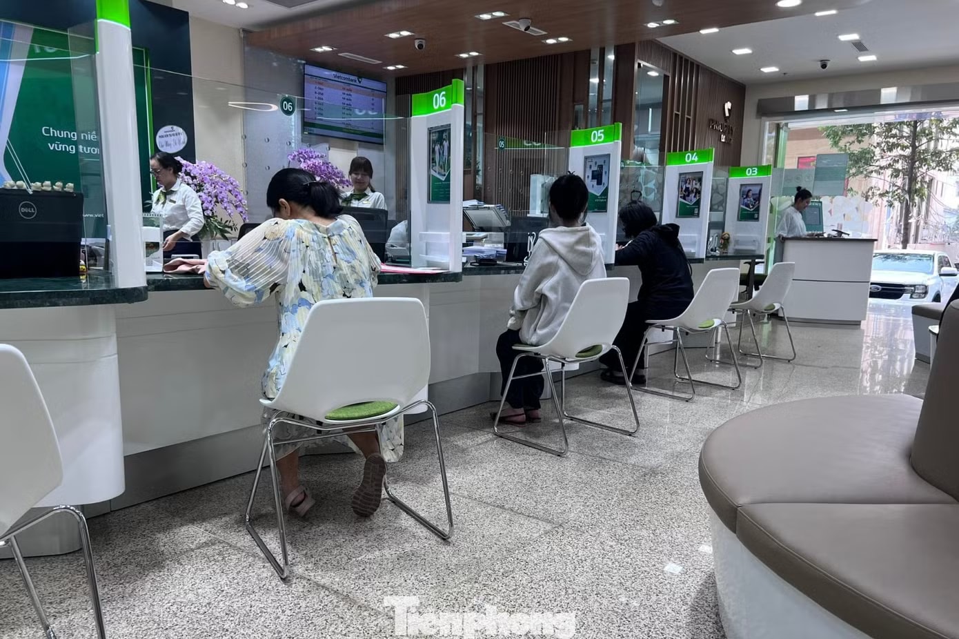 Hết thời tất tay với vàng - Ảnh 2.