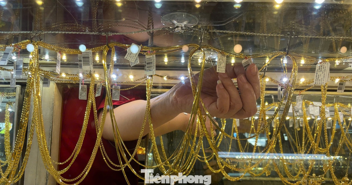 Hết thời tất tay với vàng