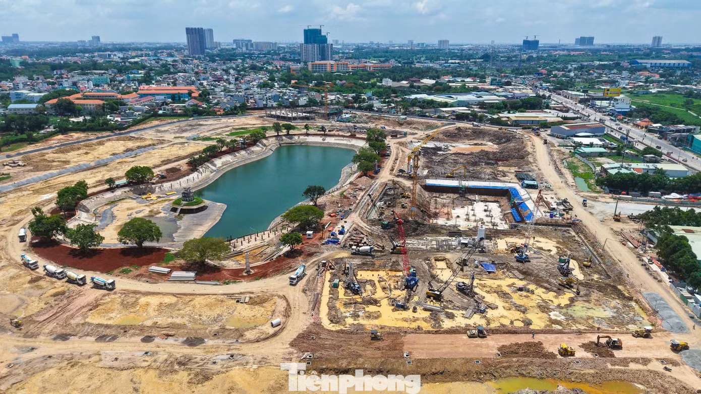 Dự án Hồ Gươm Xanh của TBS Land cũng đang được thị trường bất động sản ngóng đợi. Hàng chục dự án căn hộ đua nhau 'mọc' lên dọc đoạn Quốc lộ - Ảnh 22.