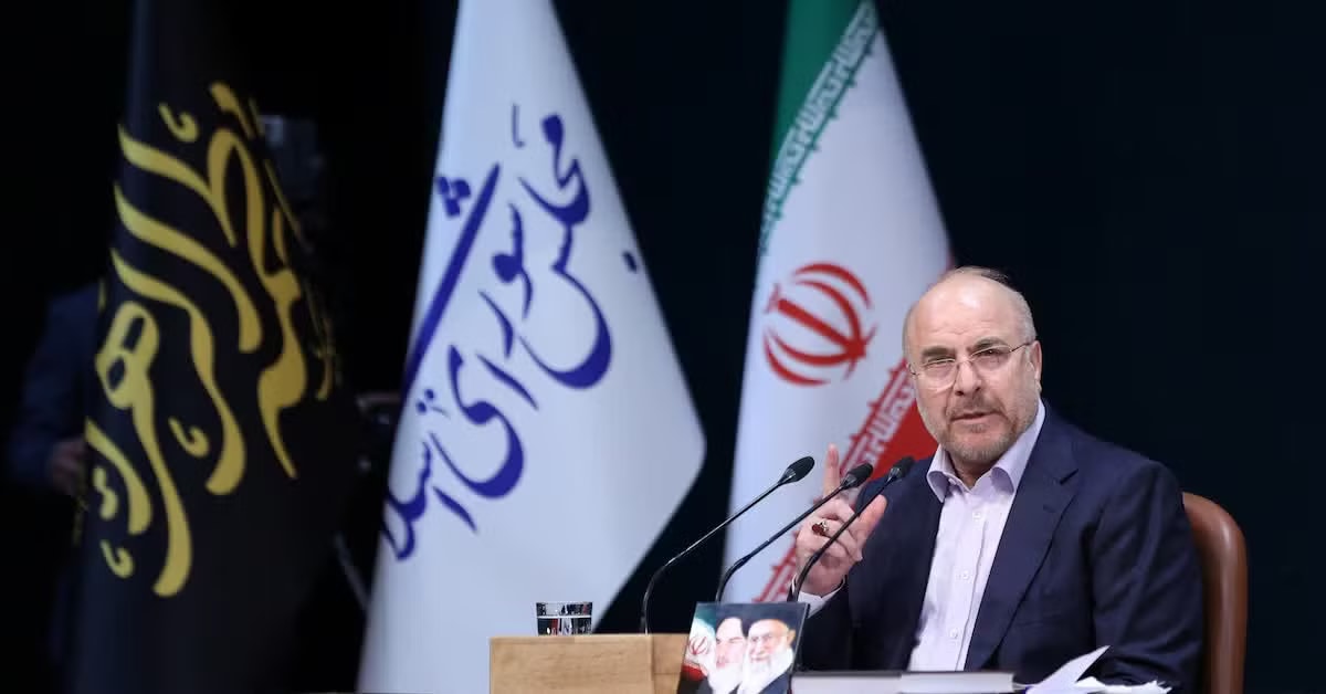 Chủ tịch Quốc hội Iran Mohammad Bagher Ghalibaf. (Ảnh: Reuters) Iran chỉ trích Mỹ, vẫn chưa 'chốt' thoả thuận ngừng bắn - Ảnh 1.
