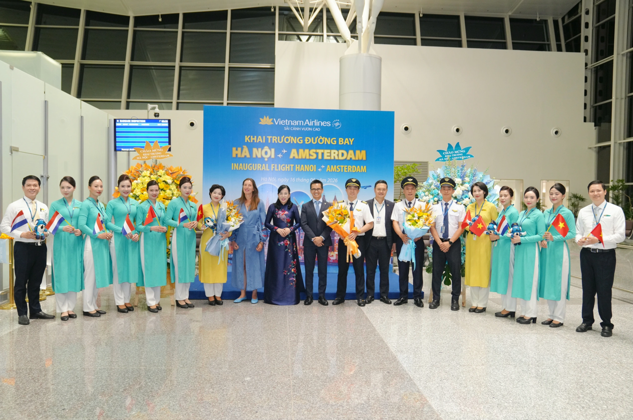 Từ hôm nay, Việt Nam chính thức có đường bay thẳng đến đất nước đáng sống bậc nhất châu Âu - Ảnh 1.