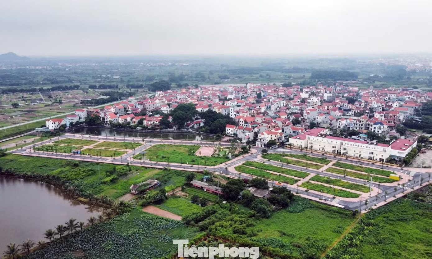 Hà Nội đấu giá 2,07ha đất làm khu nhà ở tại huyện Hoài Đức cũ (nay là xã An Khánh), giá khởi điểm hơn 1.100 tỷ đồng. Ảnh minh hoạ. Hà Nội đấu giá khu đất làm nhà ở thấp tầng, khởi điểm hơn 1.100 tỷ đồng - Ảnh 1.