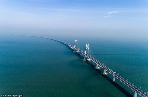 Siêu cầu vượt biển dài nhất thế giới: Công trình gần 19 tỷ USD được xây suốt gần 1 thập kỷ, sở hữu kết cấu kỳ lạ với cầu - hầm - đảo giữa lòng đại dương - Ảnh 4.