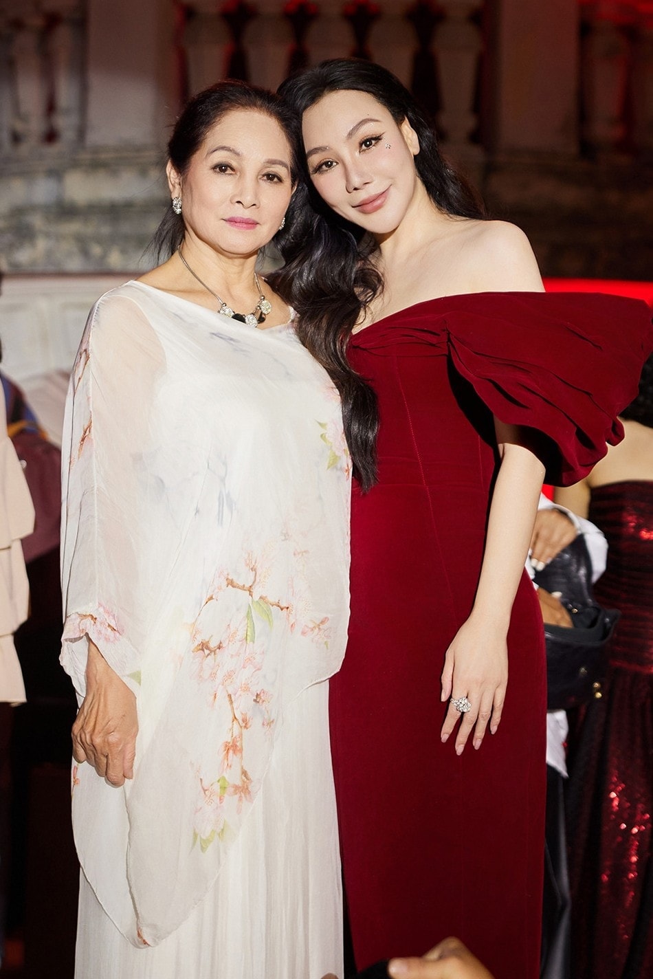 ho-quynh-huong-1.jpg