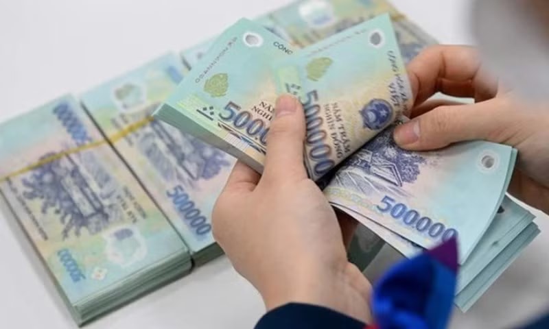 Từ ngày 1/7, khoảng 3,4 triệu người đang hưởng lương hưu, trợ cấp BHXH và trợ cấp hằng tháng sẽ được điều chỉnh tăng thêm 8% theo quy định mới. Ảnh minh họa. Lương hưu, trợ cấp tăng 8%: Lịch chi trả trong tháng 7 - Ảnh 1.