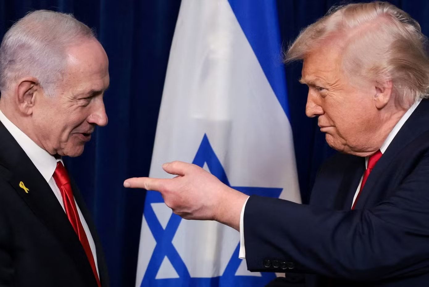 Tổng thống Mỹ Donald Trump và Thủ tướng Israel Benjamin Netanyahu. (Ảnh: Reuters) Thủ tướng Israel lần đầu lên tiếng về thỏa thuận Mỹ - Iran, thừa nhận có bất đồng với Tổng thống Mỹ Trump - Ảnh 1.