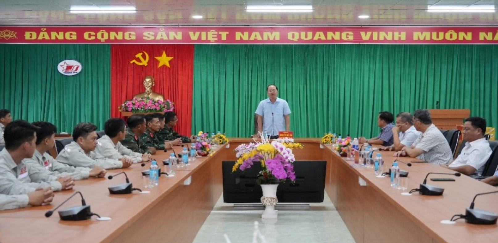 Cầu vượt biển dài nhất Việt Nam và thứ 3 Đông Nam Á: Huy động hơn 400 nhân lực triển khai đồng loạt 6 mũi thi công nỗ lực hoàn thành - Ảnh 3.