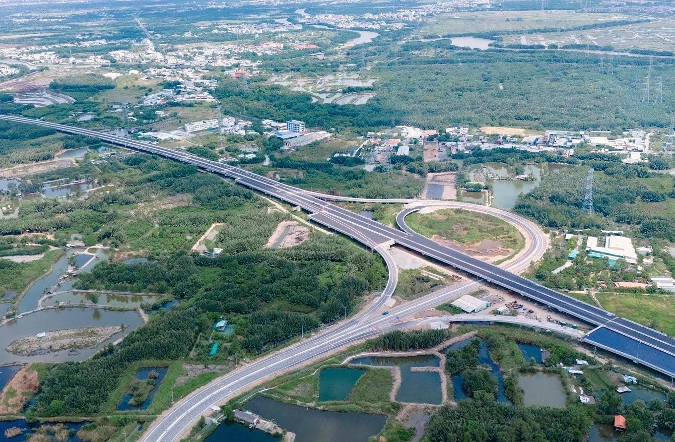 Thành phố lớn nhất Việt Nam đề xuất mở rộng thêm 2 tuyến cao tốc Bắc - Nam phía Đông - Ảnh 1. Thành phố lớn nhất Việt Nam đề xuất mở rộng thêm 2 tuyến cao tốc Bắc - Nam phía Đông - Ảnh 1.