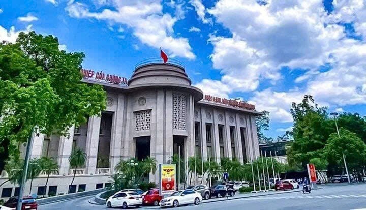 Văn phòng Chính phủ phê bình NHNN, yêu cầu xử lý gấp kiến nghị loại bỏ nhiều khoản vay khỏi 'room' tín dụng - Ảnh 1.